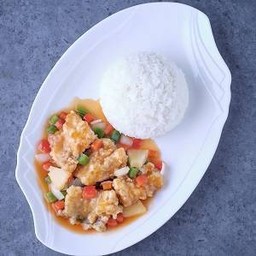 ข้าวราดผัดเปรี้ยวหวานสไตล์ฮ่องกง ปลากะพง
