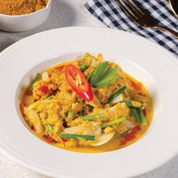 ปูจำแลงผัดผงกะหรี่ (กับข้าว)   Stir fried plant-based crab with curry powder