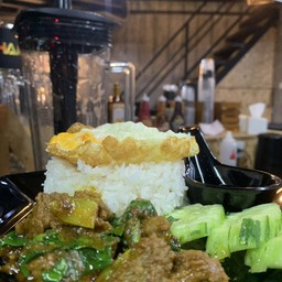 ข้าวเครื่องแกงเนื้อ