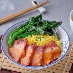 บะหมี่แห้งหมูแดงอบน้ำผึ้ง