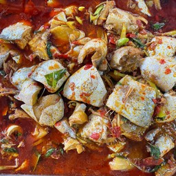 ผัดเผ็ดท้องปลาสวาย