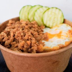 ข้าวหมูสับผัดซีอิ๊ว+ไข่ดาว