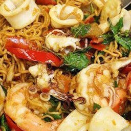 New! ผัดมาม่า กะเพราทะเล