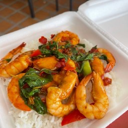 กะเพรากุ้ง ราดข้าว