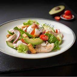 Grilled chicken & avocado caesar