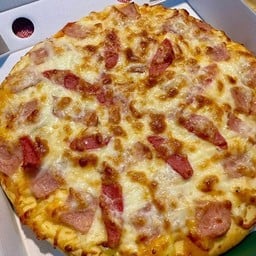 พิซซ่าหน้าทะลัก by เจแอน นิคมลาดกระบัง