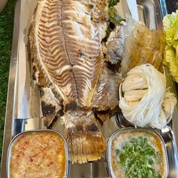 ปลาเผา บิ๊กฟิชเมี่ยงปลาเผาตลาดแกรนด์