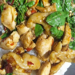 กะเพราไก่ราดข้าว