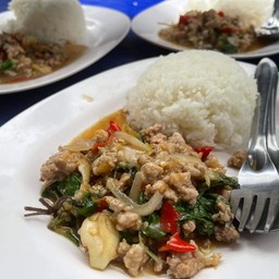 กะเพราหมูสับ