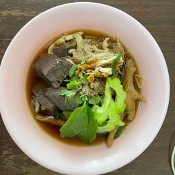 ก๋วยเตี๋ยวไก่มะระป้าตุ่ม