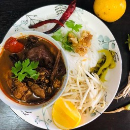 ขนมจีนยายจันทร์ ลาดกระบัง