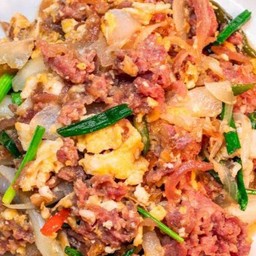 ข้าวราดไข่ผัดแหนม