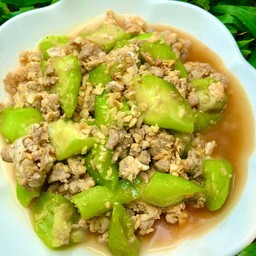 บวบ ผัดไข่ 1 ฟอง( ใส่หมูสับ กดเพิ่ม ) รสชาติเข้ม ต้องการจืด แจ้งในโน๊ต