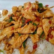 กะเพราหมูนุ่มราดข้าว