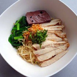 ก๋วยเตี๋ยว(อก)ไก่สับ พิเศษ