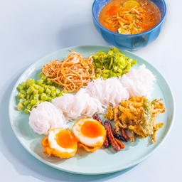 ขนมจีนน้ำพริกชาววัง