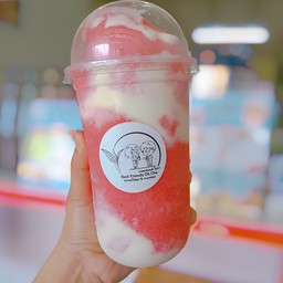 สตรอเบอร์รี่สมูทตี้โยเกิร์ต