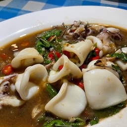 ผัดกะเพรา กับข้าว