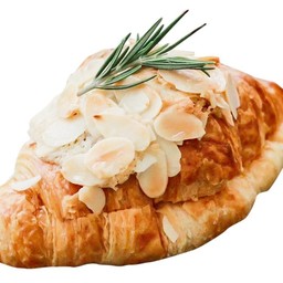 Almonds croissant