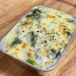ผักโขมอบชีส  Baked Spinach with Cheese