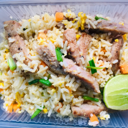 ข้าวผัดหมูย่าง