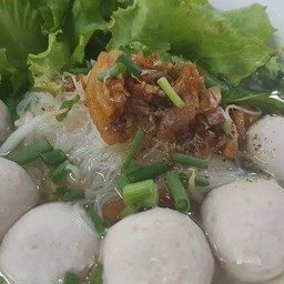 ก๋วยเตี๋ยว(น้ำ)ลูกชิ้นหมู
