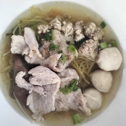 บะหมี่น้ำใส พิเศษ
