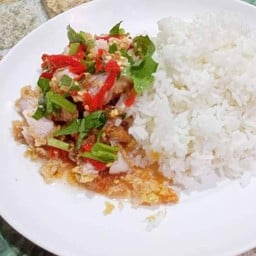 ข้าวยำน่องไก่สไปร์ซี่มะนาวซี๊ด