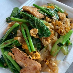 ผัดซีอิ้วเส้นใหญ่หมู