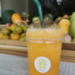 Simply Smoothie Bar ท่าแพ