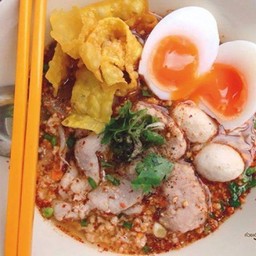 ต้มยำหมูเด้งและลูกชิ้นหมู