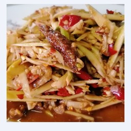 ตำมะม่วงปลากรอบ, ลาว, ไทย