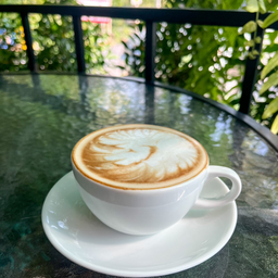 ลาเต้  ร้อน