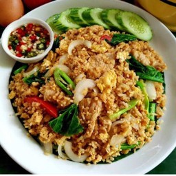 ข้าวผัดโบรานหมูชิ้น