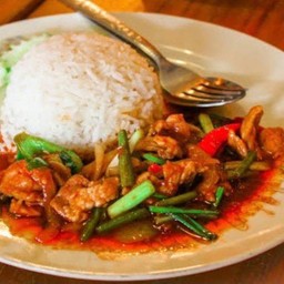 ข้่าวราดหมูผัดพริกเผา