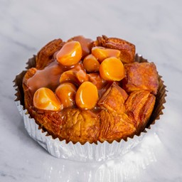 Caramel Macadamia Monkey Bread