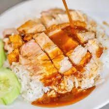 ข้าว  หมูกรอบ