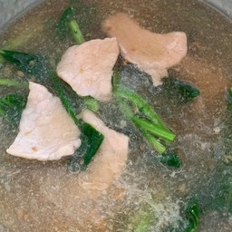 ราดหน้าเส้นใหญ่หมู