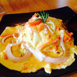 ข้าวไข่ข้นไส้กรอกปูอัด