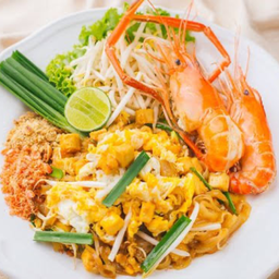 ผัดไทยกุ้งแม่น้ำเผา