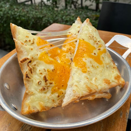 DL ปังกระเทียมชีส