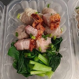 เกี๊ยวน้ำ หมูกรอบ