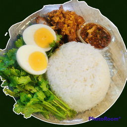 ข้าวหมูทอดกระเทียมแจ่วแซ่บชุดผักรวม+ไข่ต้ม(ไม่มีปลาร้า)