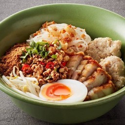 ก๋วยเตี๋ยวต้มยำหมูทรงเครื่อง