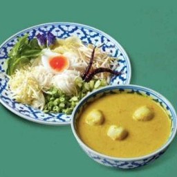 ขนมจีนน้ำยาปักษ์ใต้ & ผักสด