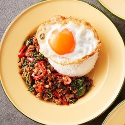 ข้าวราดกะเพราหมูสับ (ราคาไม่รวมไข่ดาว)