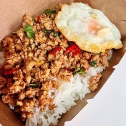 กระเพรา700ปี(ผัดกระเพราพริกแห้ง)