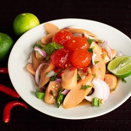 ยำไส้กรอกไข่แดงเค็ม