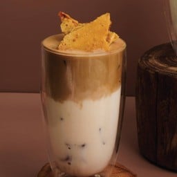 ดัลโกน่าลาเต้เย็น