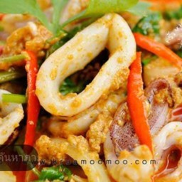 หมึกผัดผงกะหรี่เป็นกับ